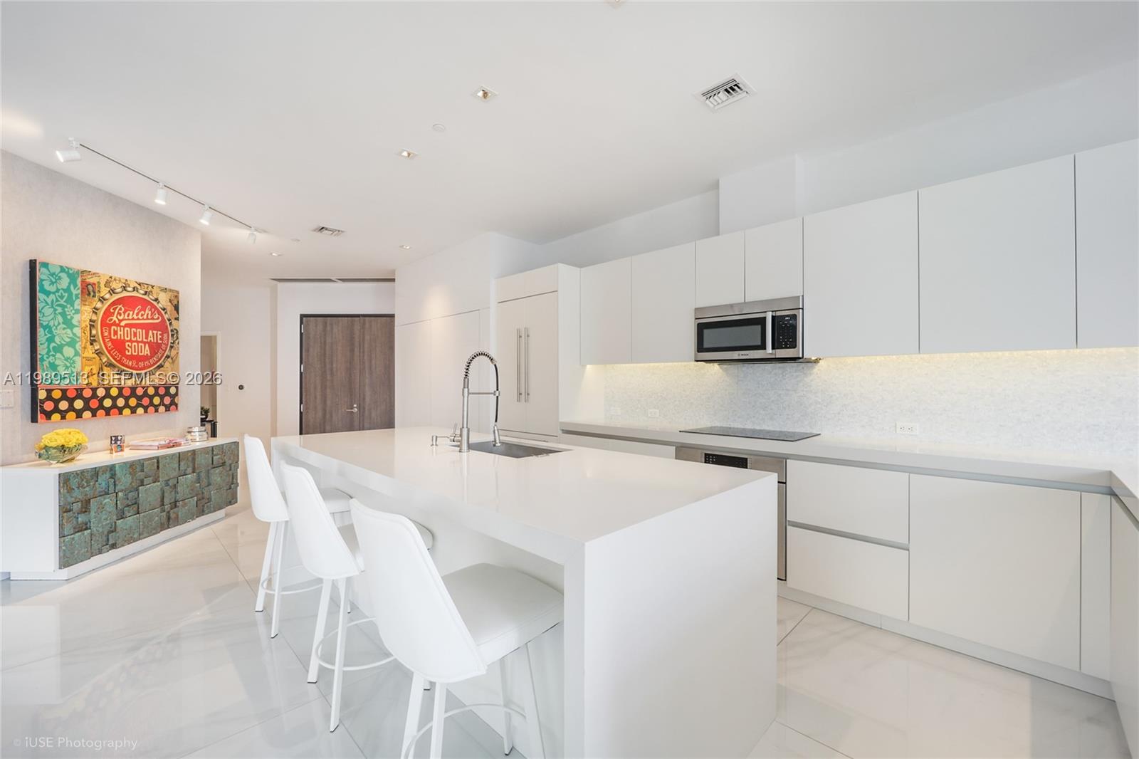 88 SW 7th St #4101, Miami FL 33130