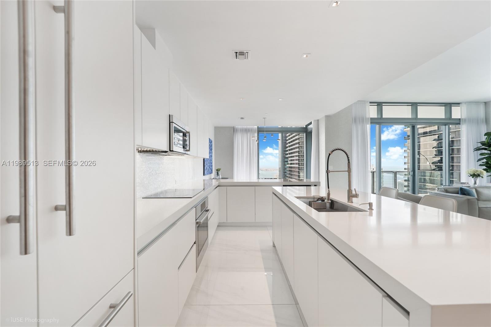 88 SW 7th St #4101, Miami FL 33130