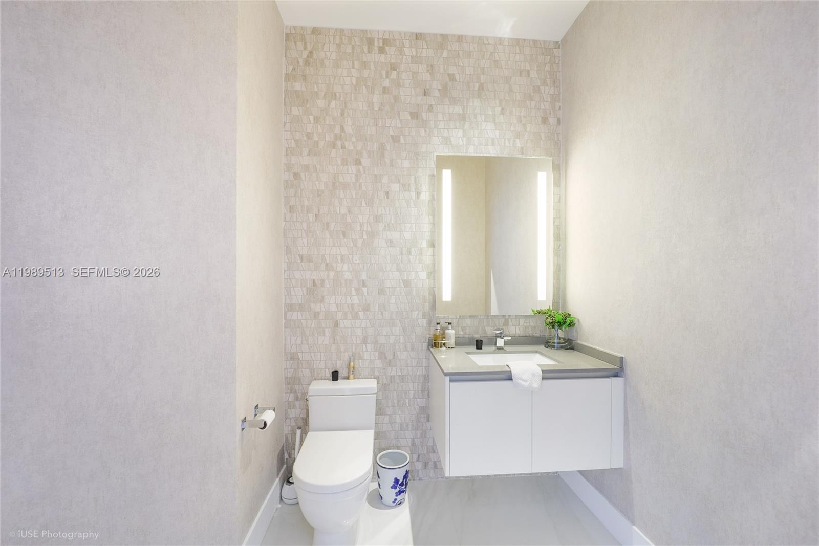 88 SW 7th St #4101, Miami FL 33130