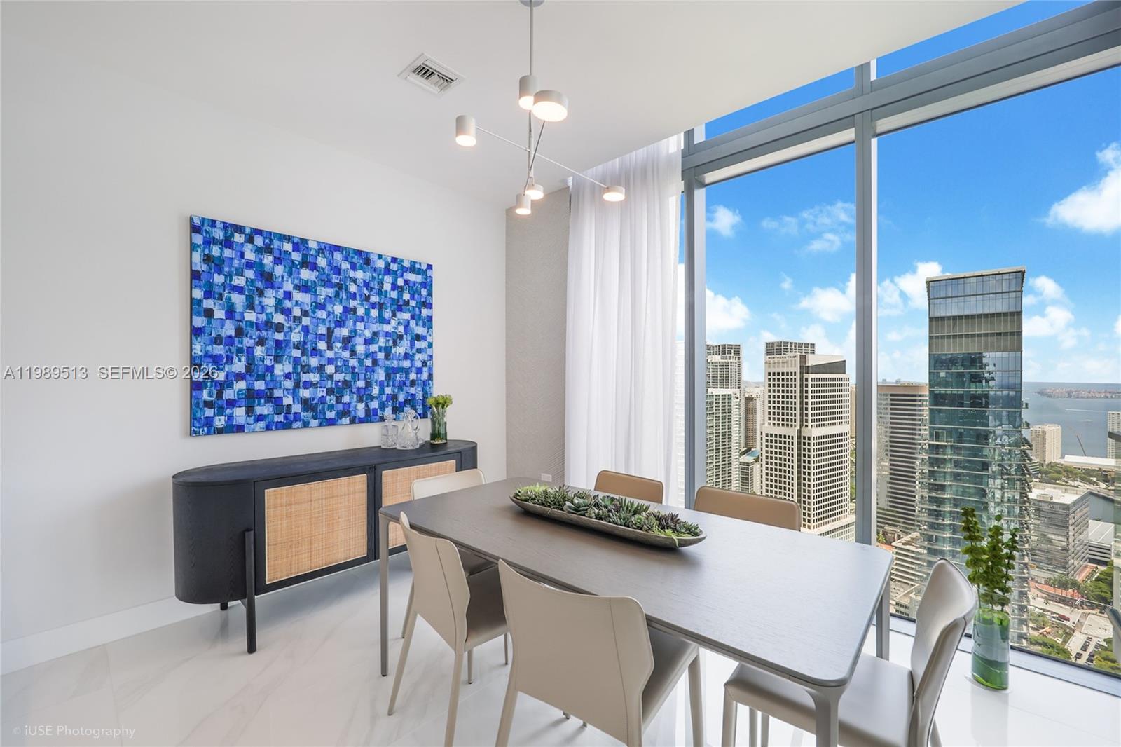 88 SW 7th St #4101, Miami FL 33130