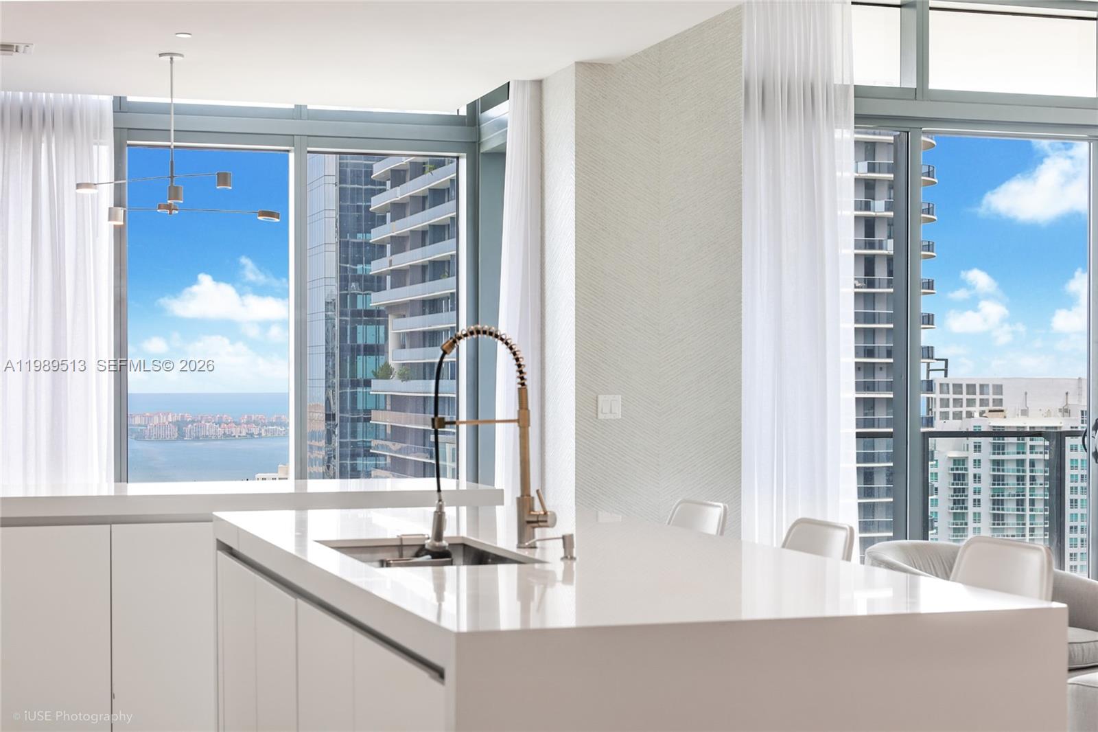88 SW 7th St #4101, Miami FL 33130