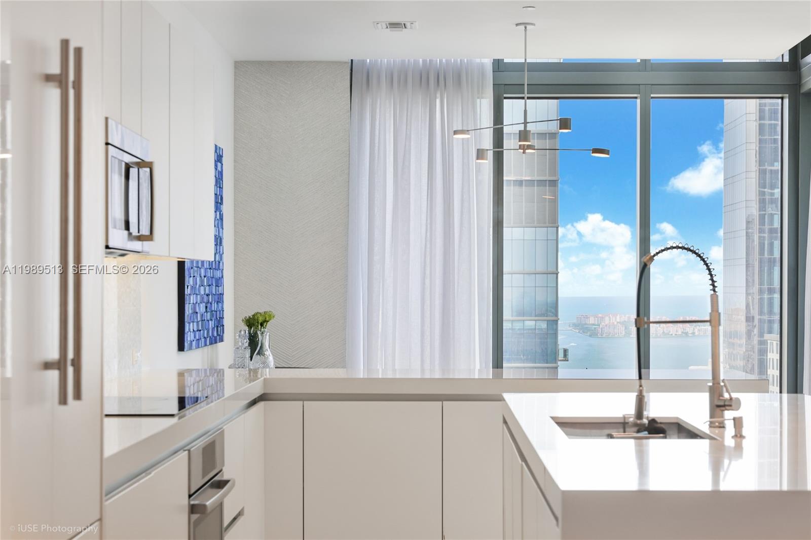 88 SW 7th St #4101, Miami FL 33130