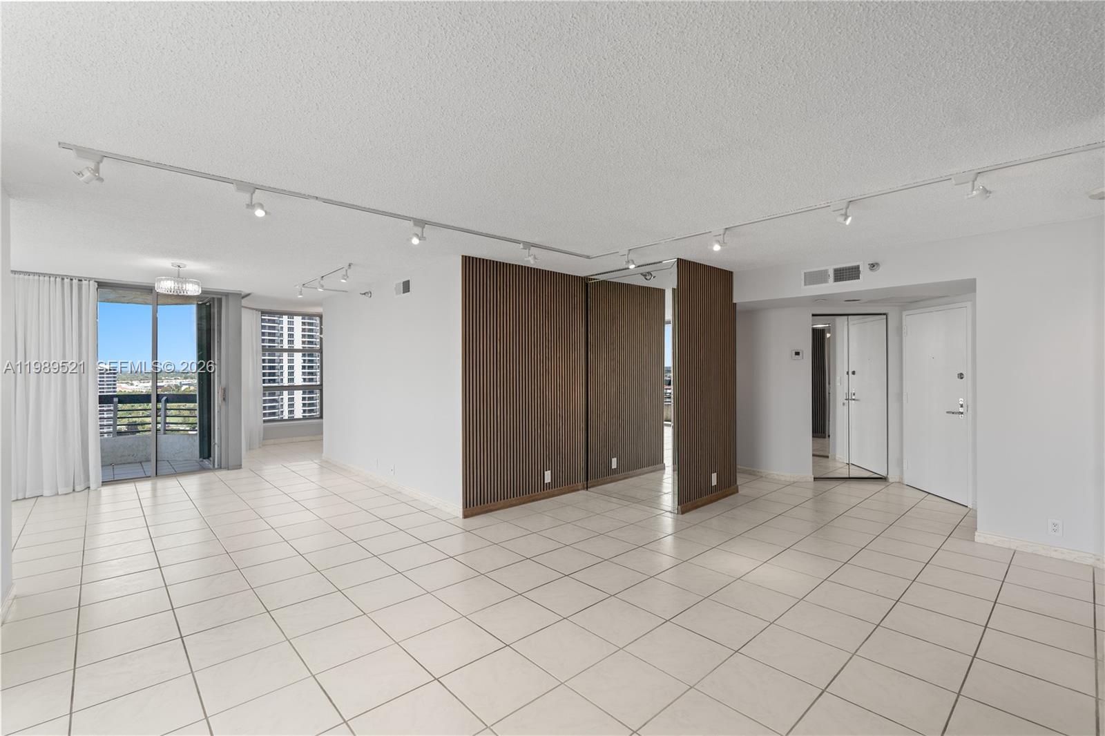 19101 NE 36th Ct #2405, Aventura FL 33180