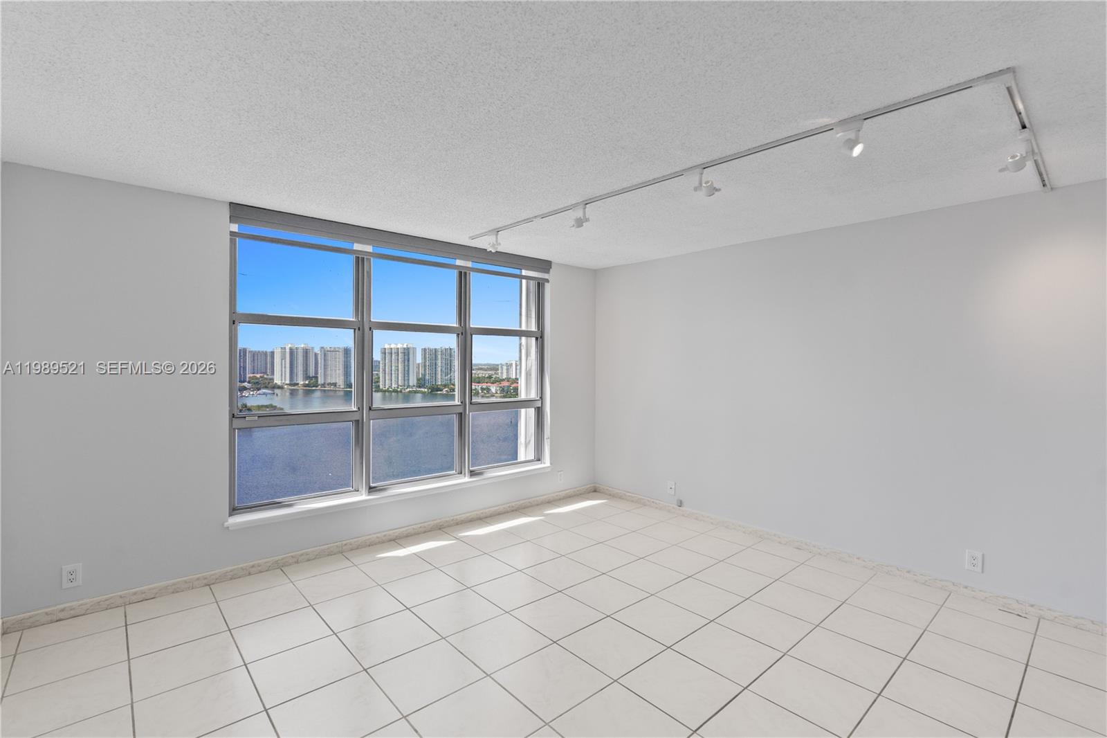 19101 NE 36th Ct #2405, Aventura FL 33180