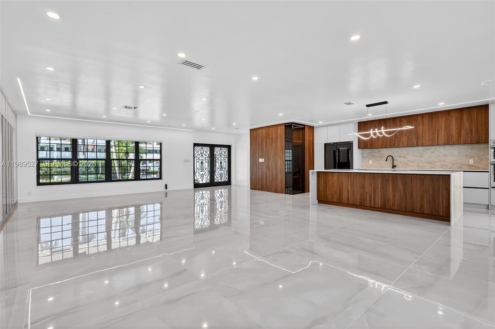607 Layne Blvd, Hallandale Beach FL 33009