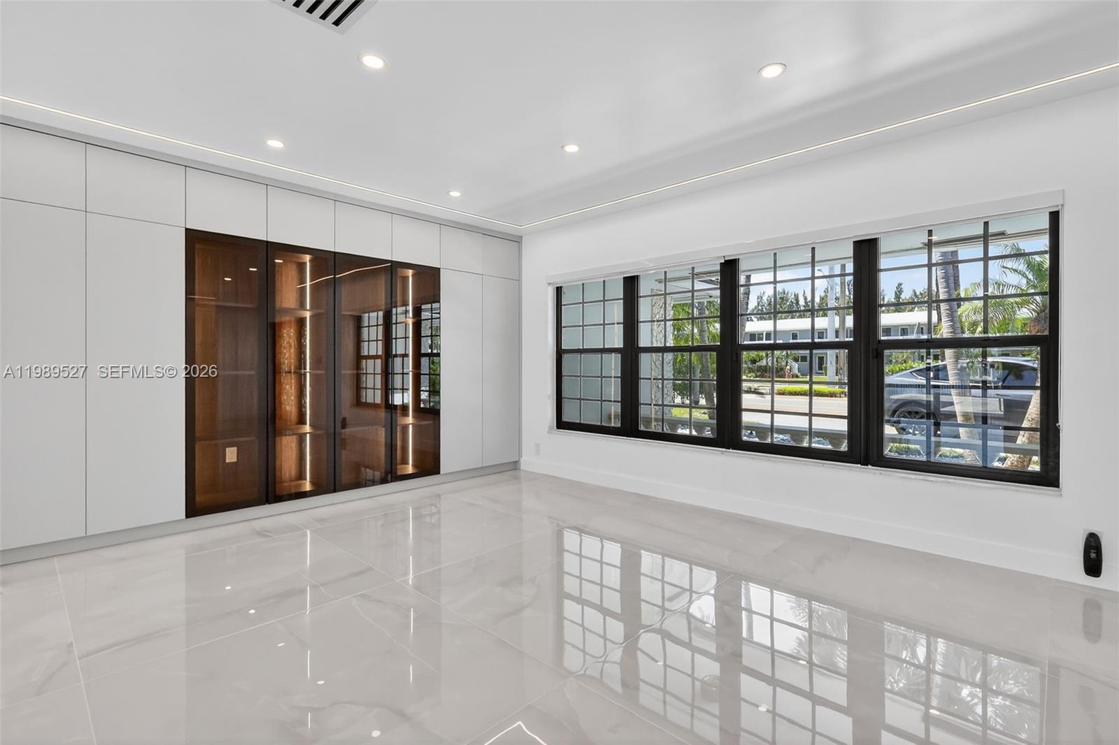 607 Layne Blvd, Hallandale Beach FL 33009