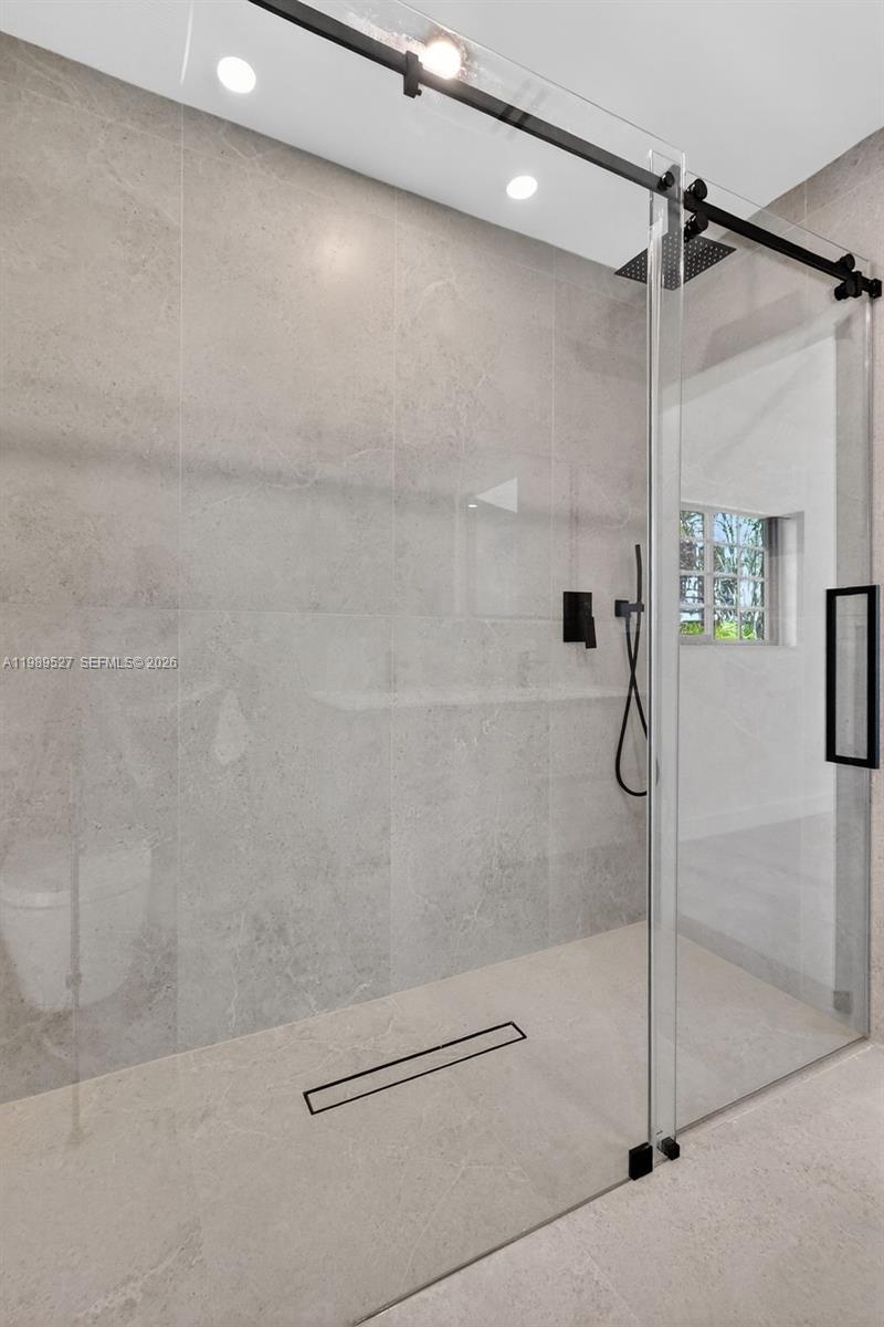 607 Layne Blvd, Hallandale Beach FL 33009