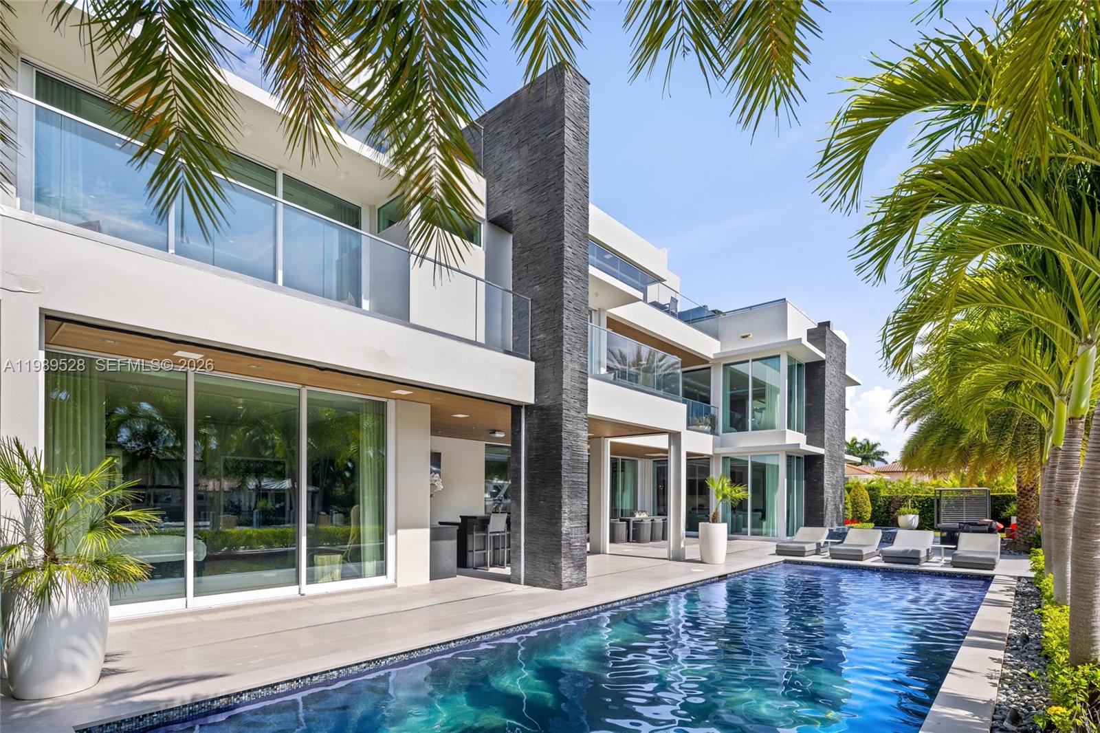 650 Royal Plaza Dr, Fort Lauderdale FL 33301