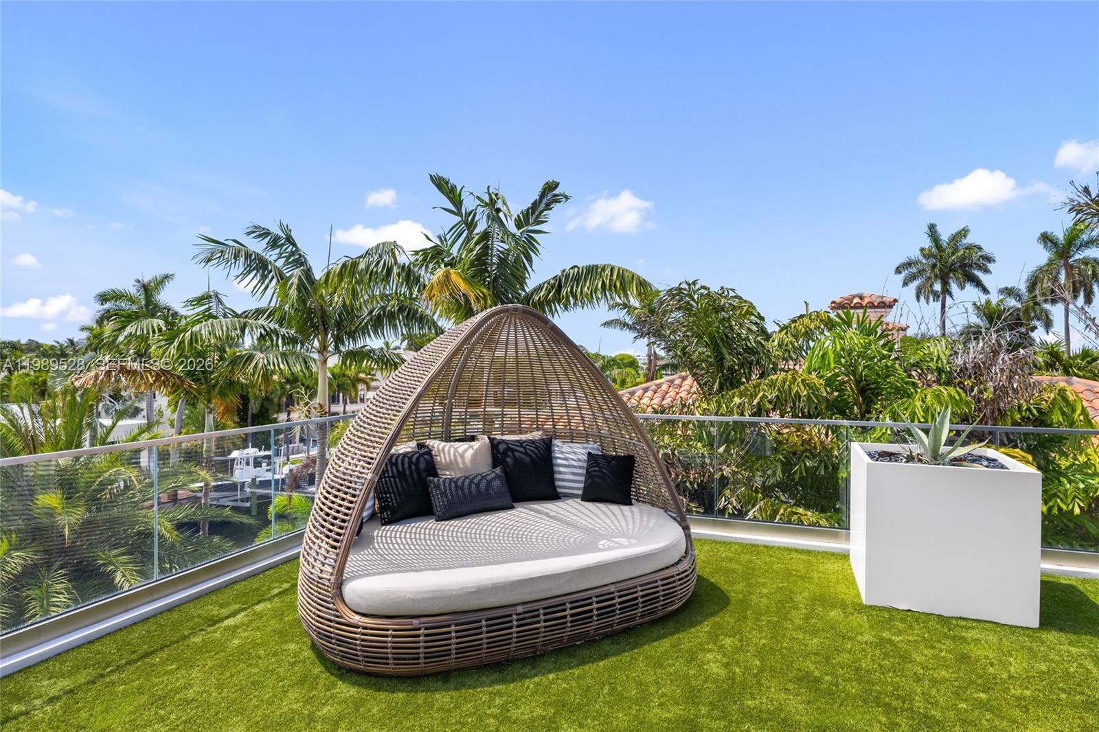 650 Royal Plaza Dr, Fort Lauderdale FL 33301