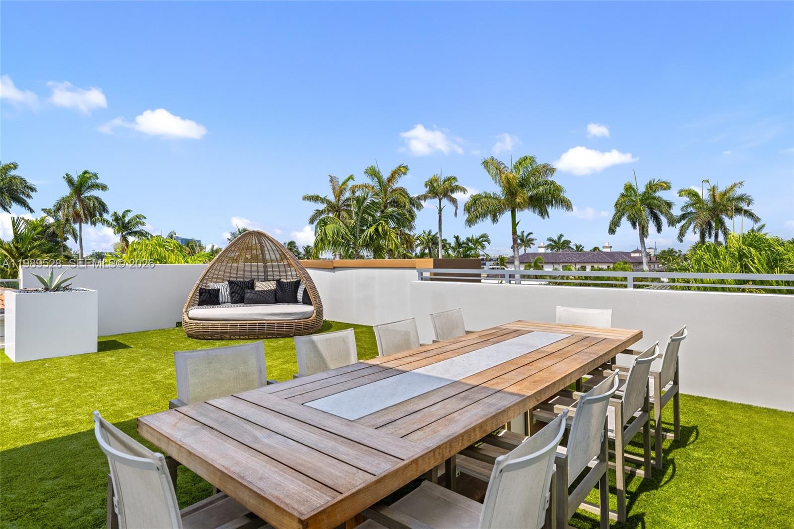 650 Royal Plaza Dr, Fort Lauderdale FL 33301
