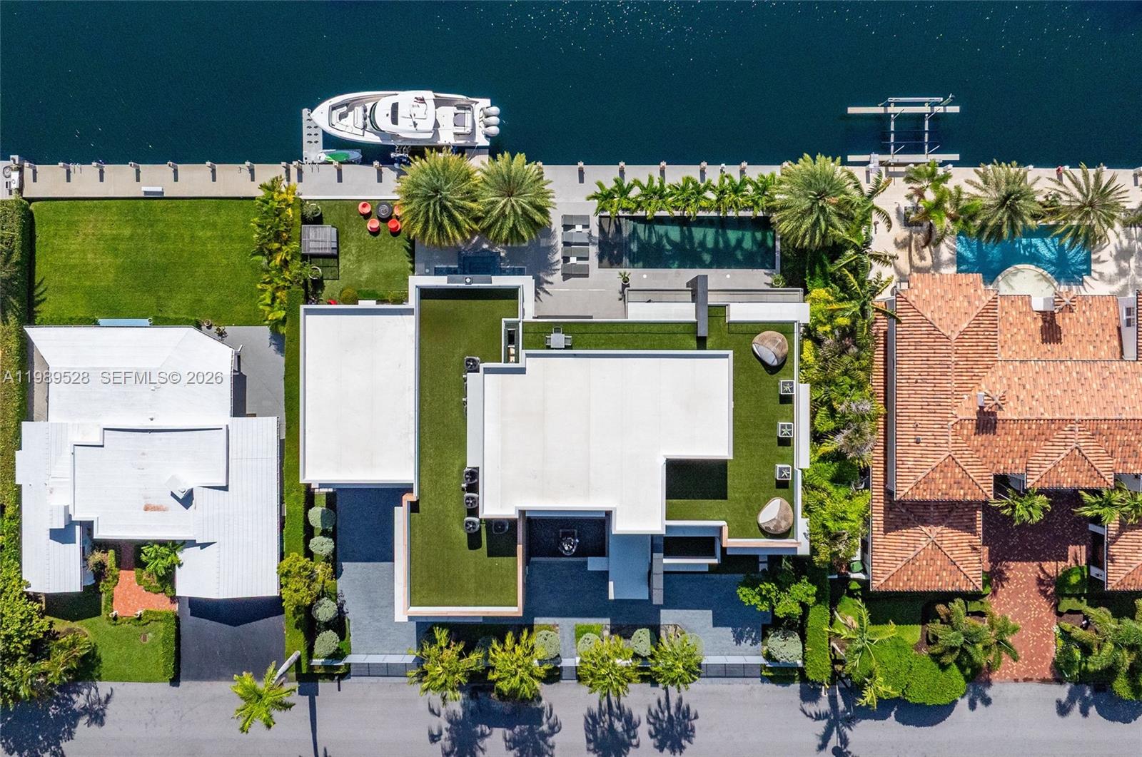 650 Royal Plaza Dr, Fort Lauderdale FL 33301