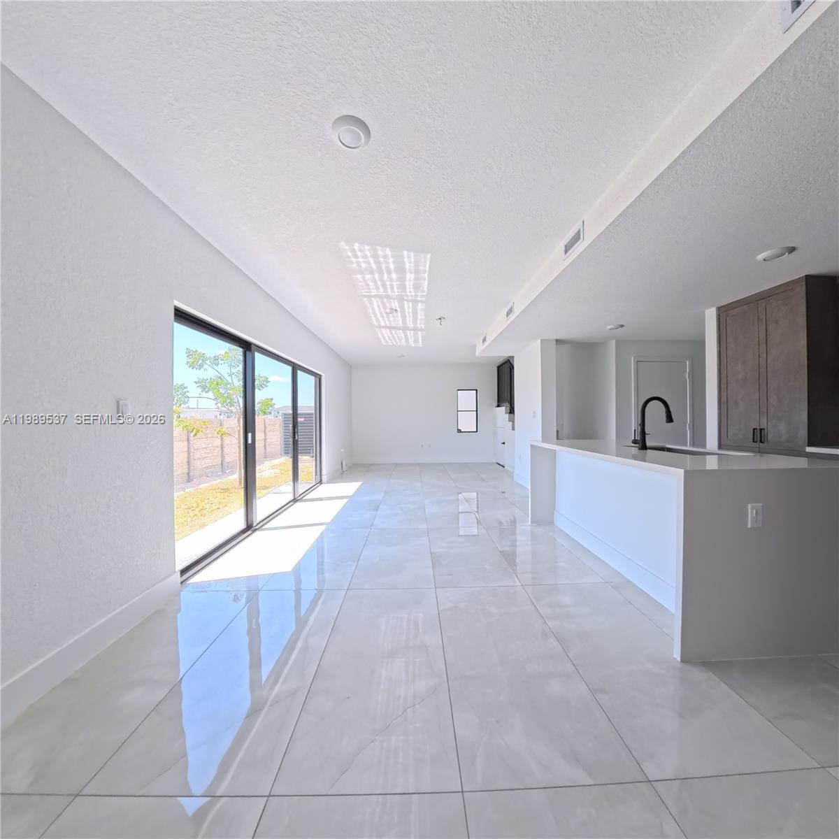 1374 NW 1st St, Florida City FL 33034