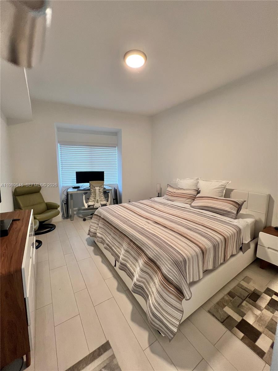 1100 Biscayne Blvd #5804, Miami FL 33132
