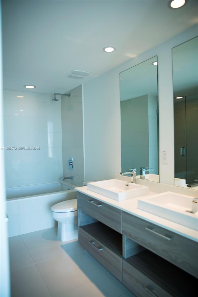 1300 S Miami Ave #4005, Miami FL 33130