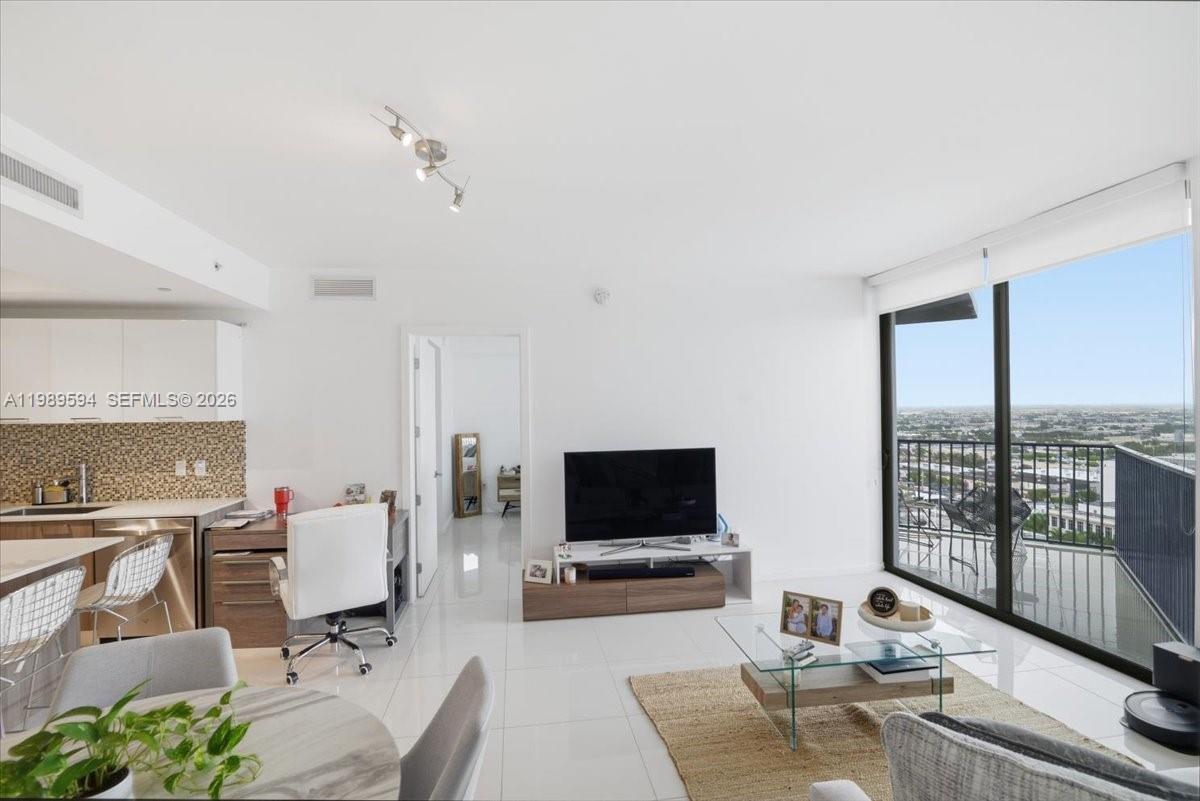 5300 Paseo Blvd #1803, Doral FL 33166