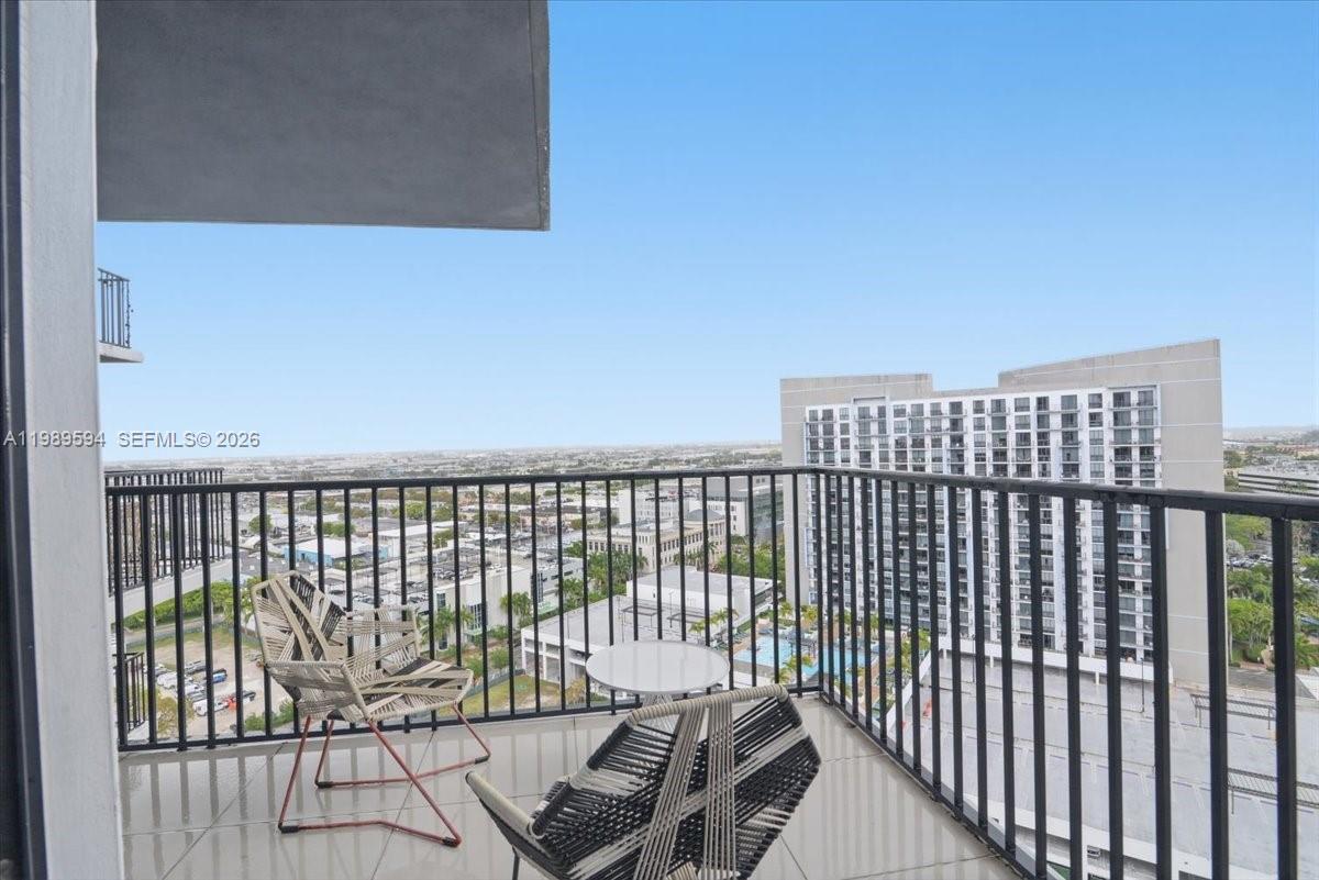 5300 Paseo Blvd #1803, Doral FL 33166