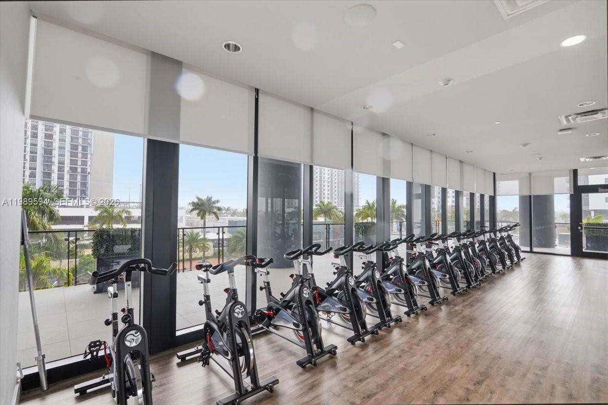 5300 Paseo Blvd #1803, Doral FL 33166