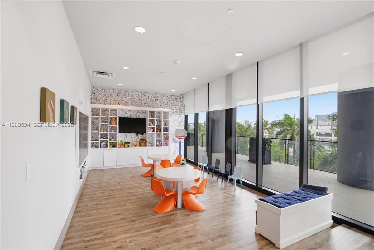 5300 Paseo Blvd #1803, Doral FL 33166