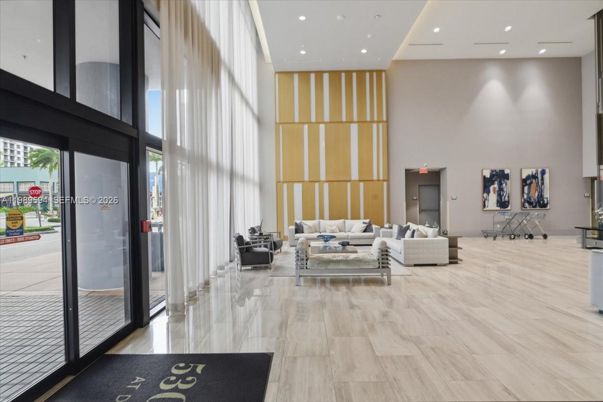 5300 Paseo Blvd #1803, Doral FL 33166