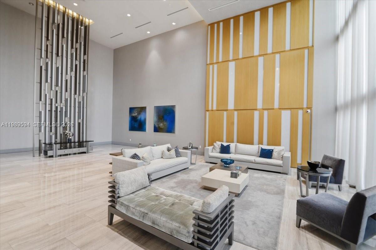 5300 Paseo Blvd #1803, Doral FL 33166