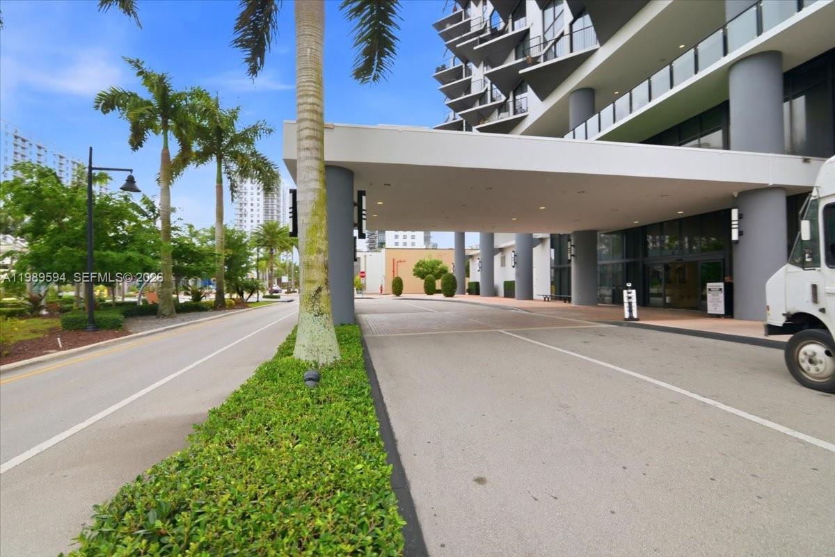 5300 Paseo Blvd #1803, Doral FL 33166