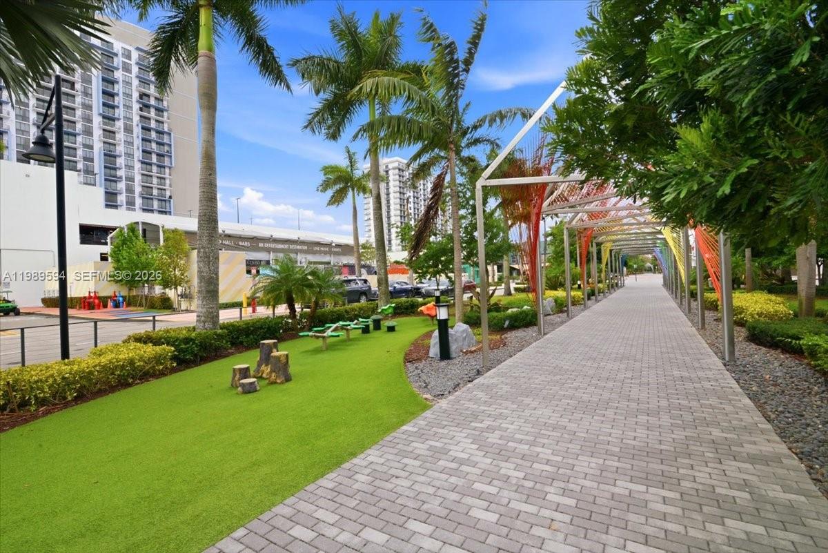 5300 Paseo Blvd #1803, Doral FL 33166