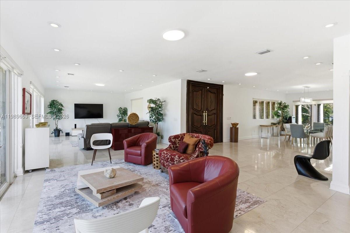 1249 Biscaya Dr, Surfside FL 33154