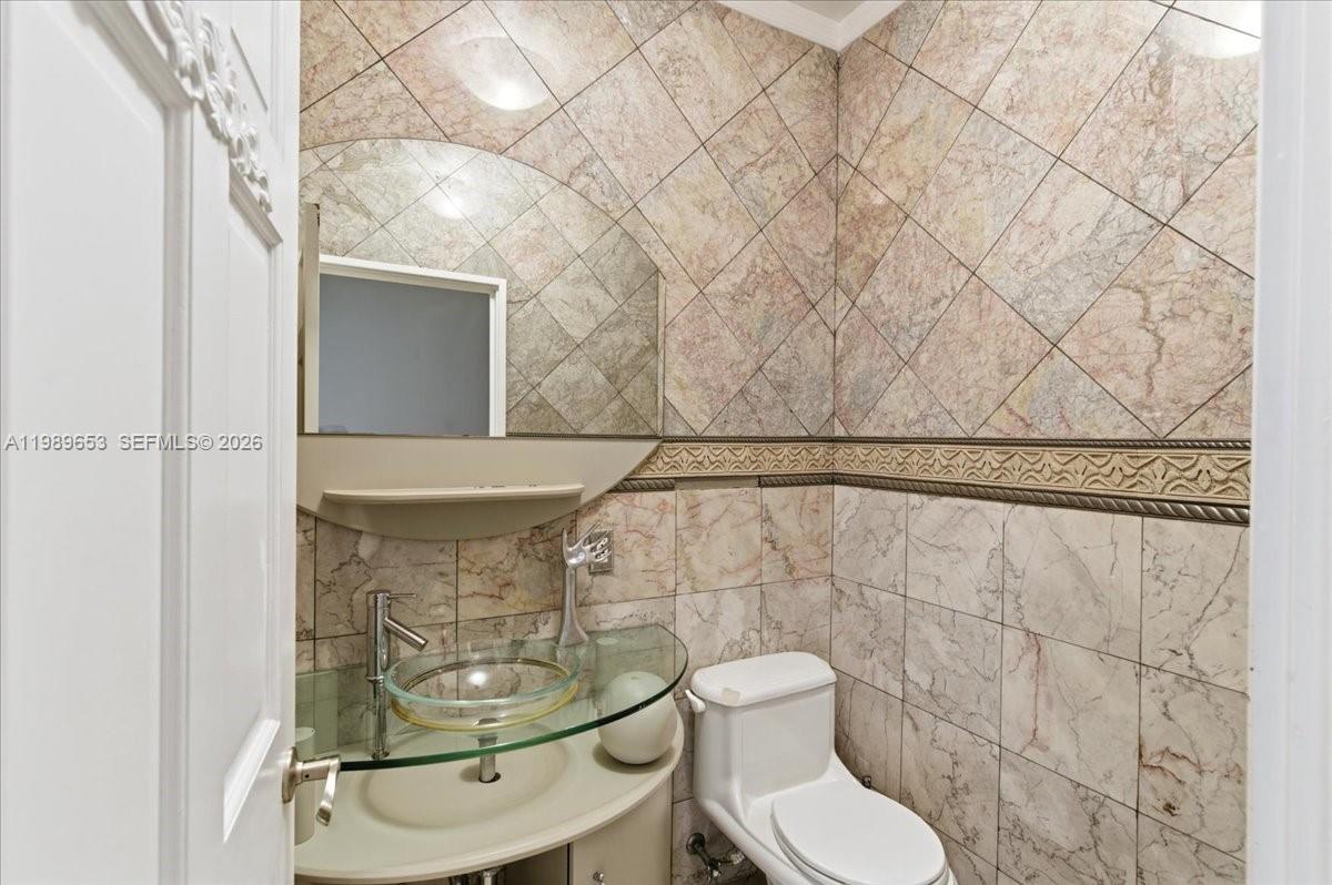 1249 Biscaya Dr, Surfside FL 33154