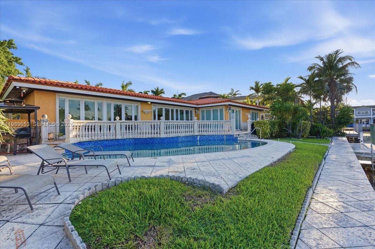 1249 Biscaya Dr, Surfside FL 33154