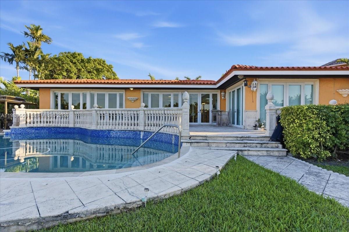 1249 Biscaya Dr, Surfside FL 33154