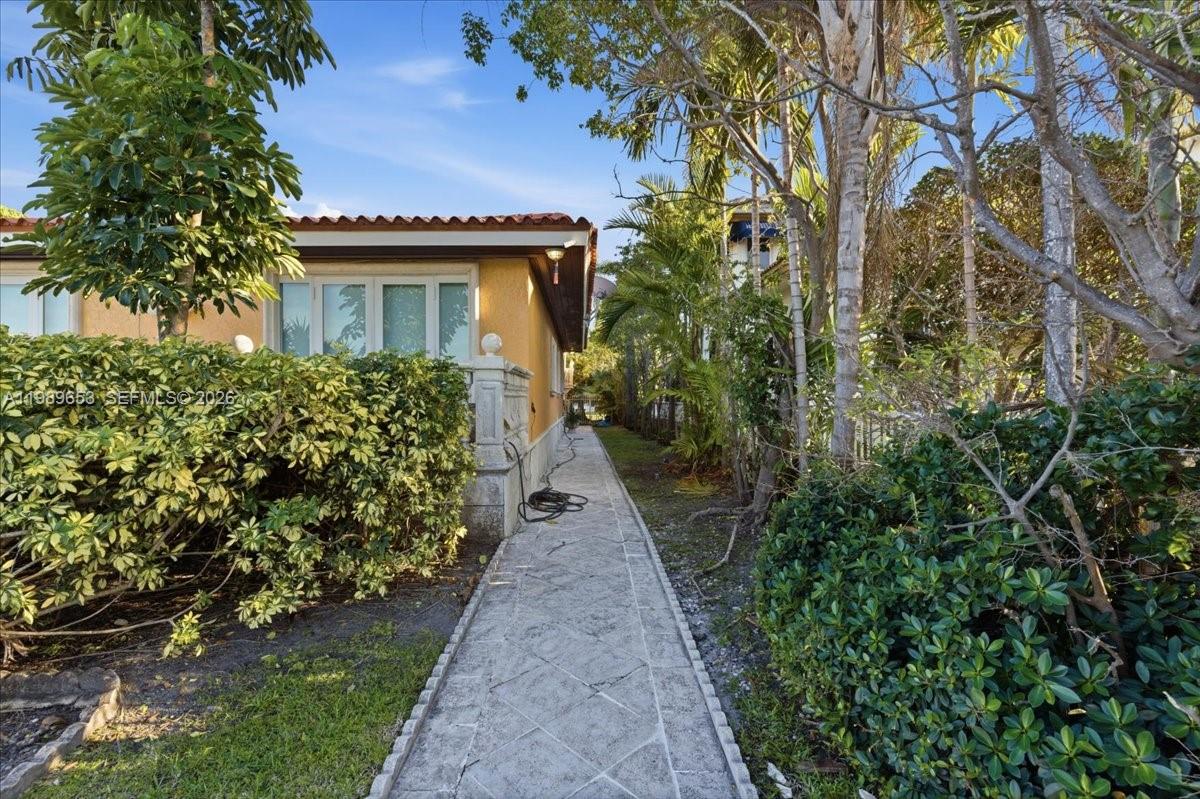 1249 Biscaya Dr, Surfside FL 33154