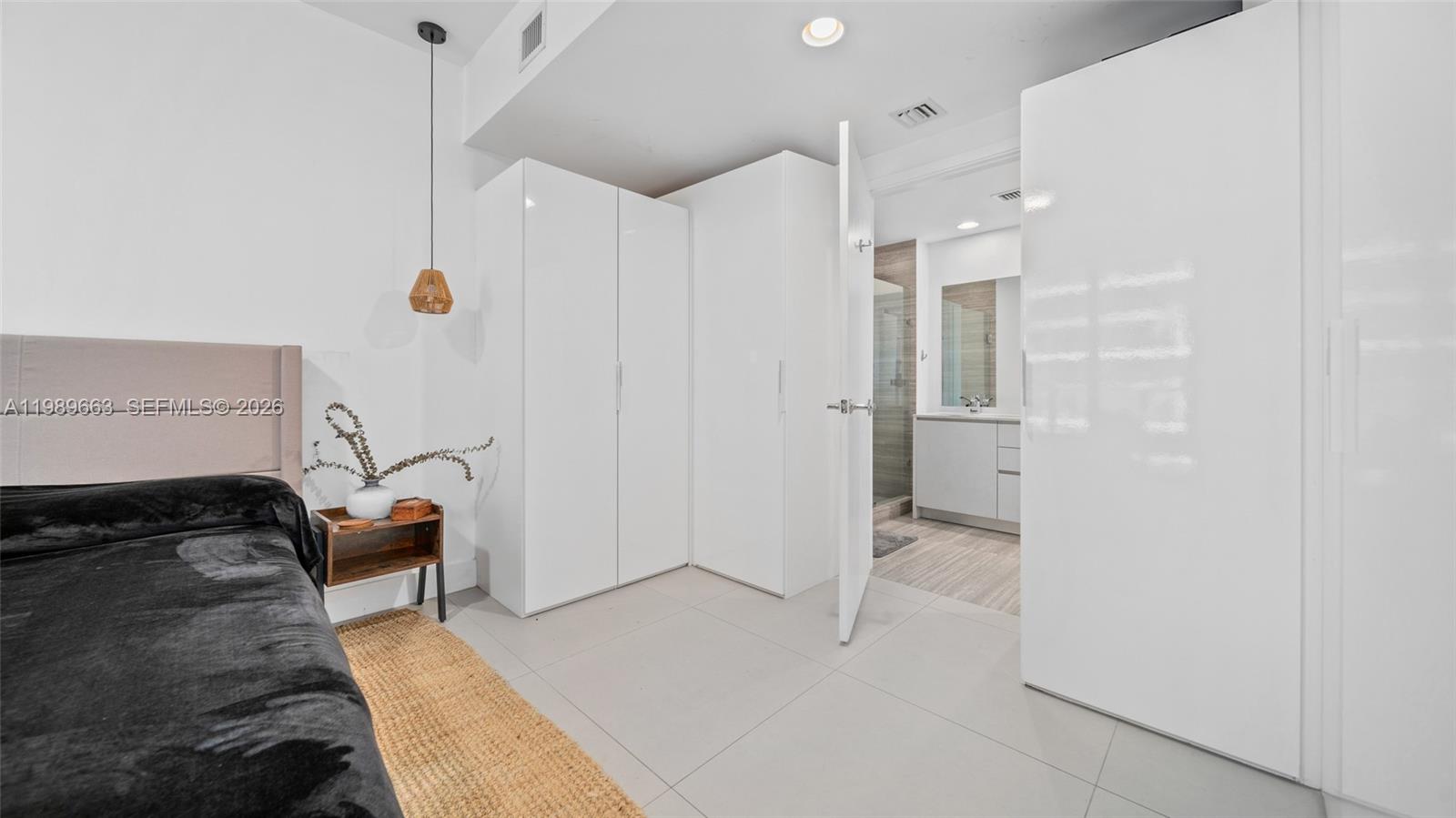 1010 Brickell Ave #2008, Miami FL 33131