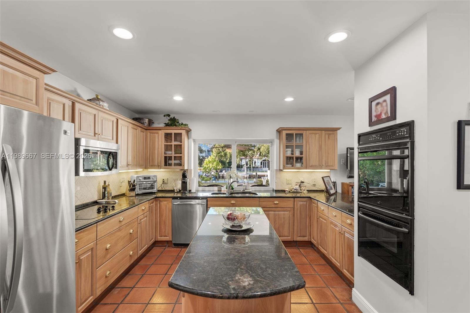 221 Knollwood Dr, Key Biscayne FL 33149