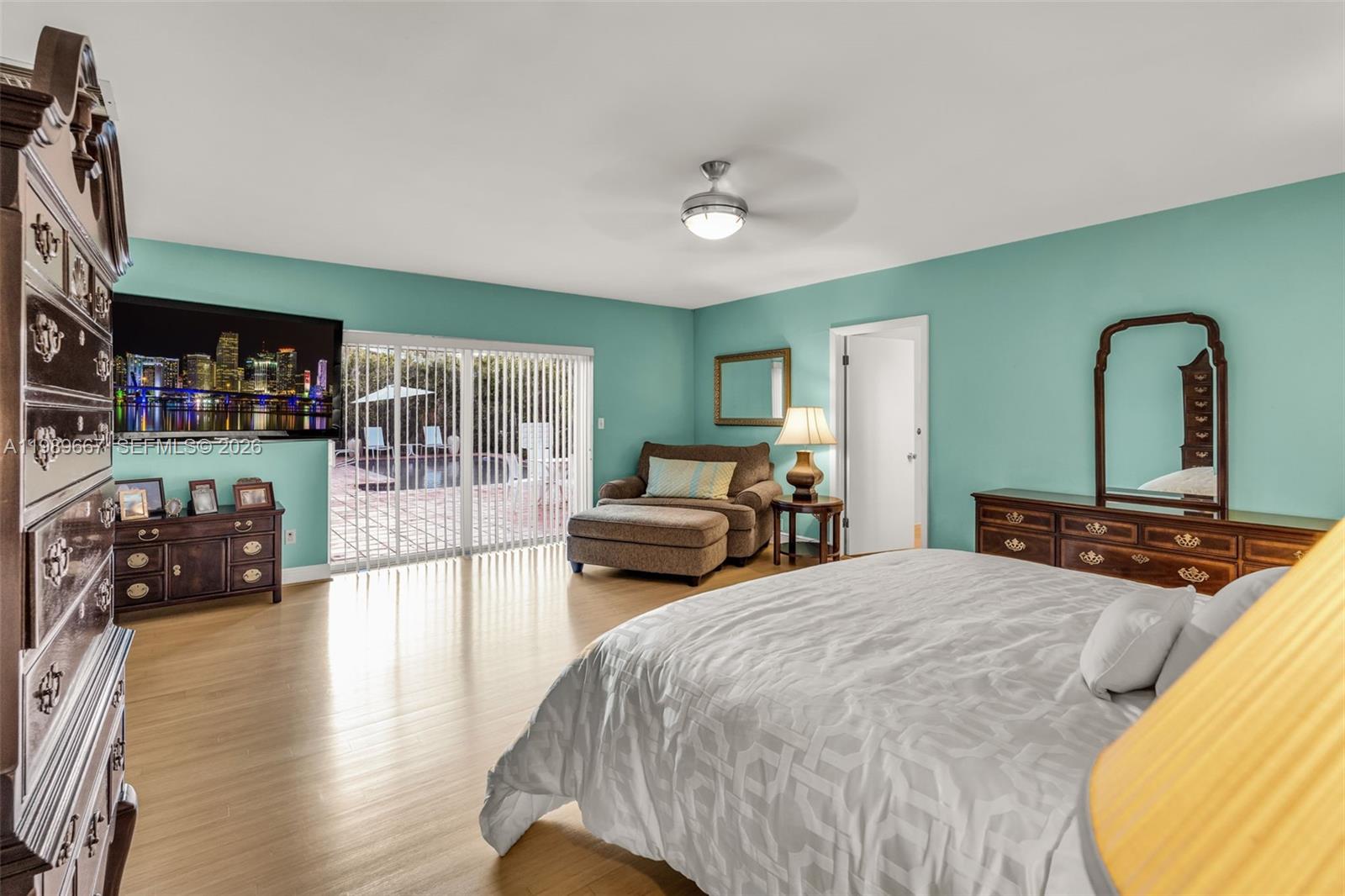 221 Knollwood Dr, Key Biscayne FL 33149