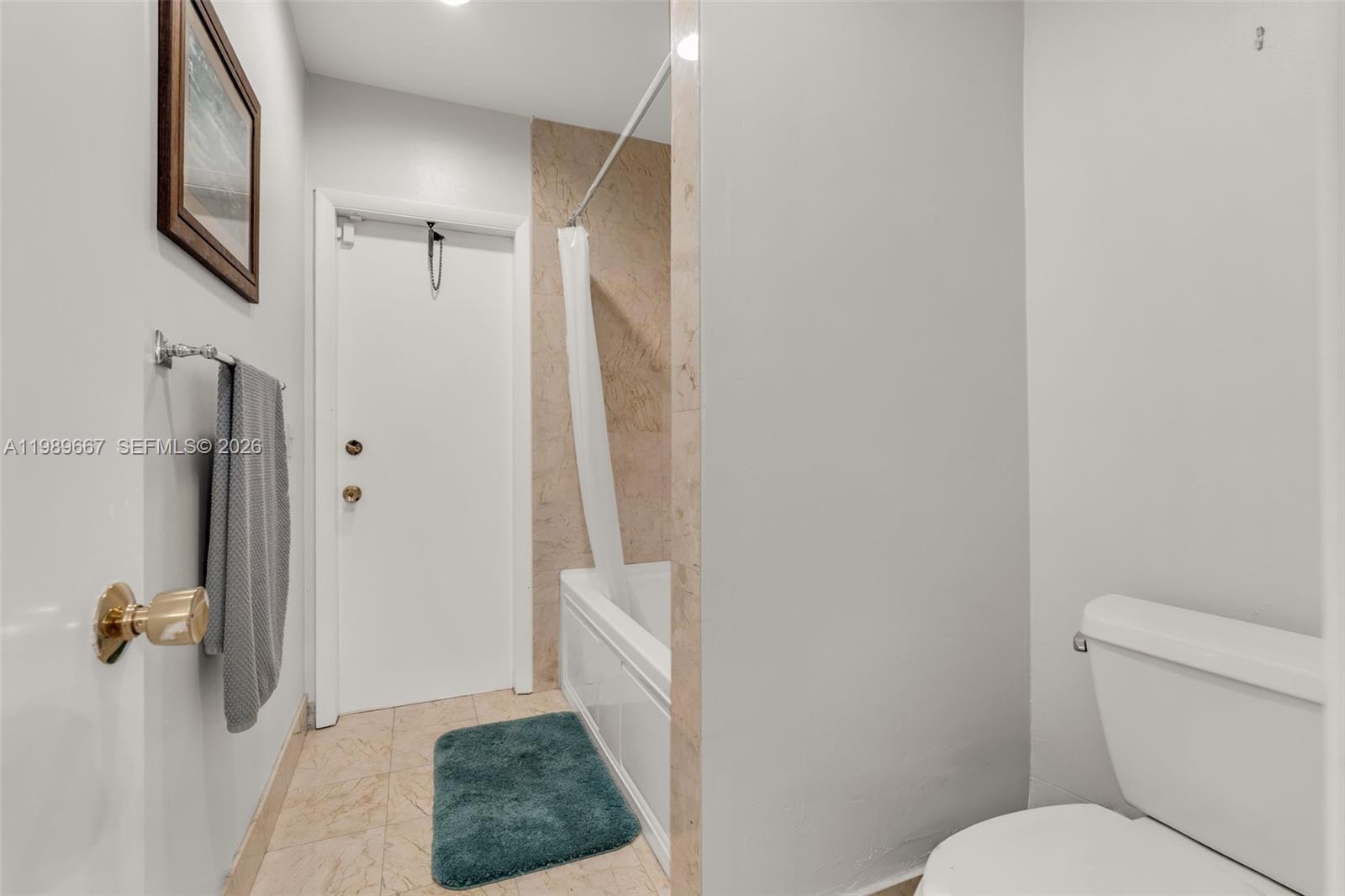 221 Knollwood Dr, Key Biscayne FL 33149
