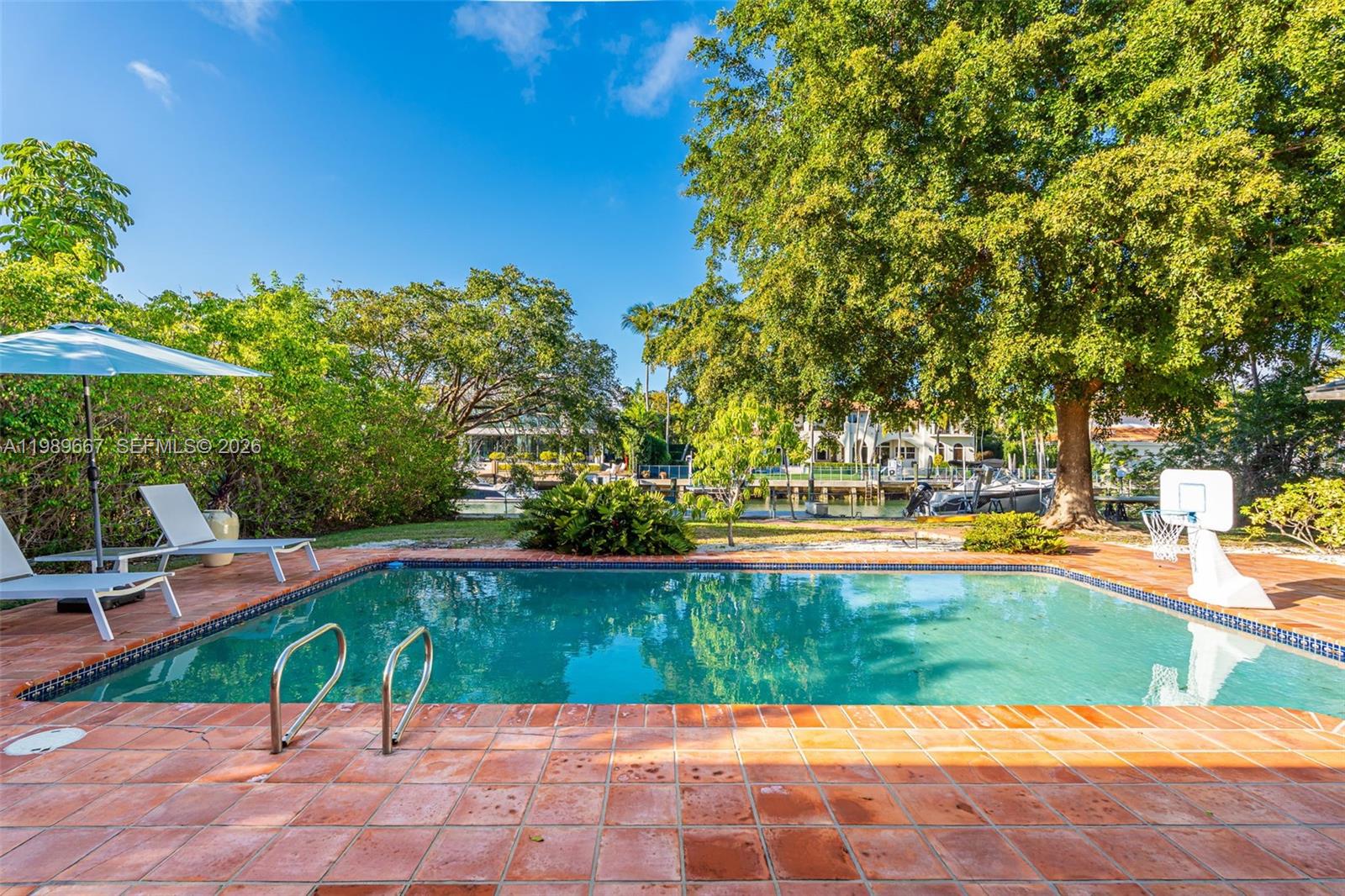 221 Knollwood Dr, Key Biscayne FL 33149