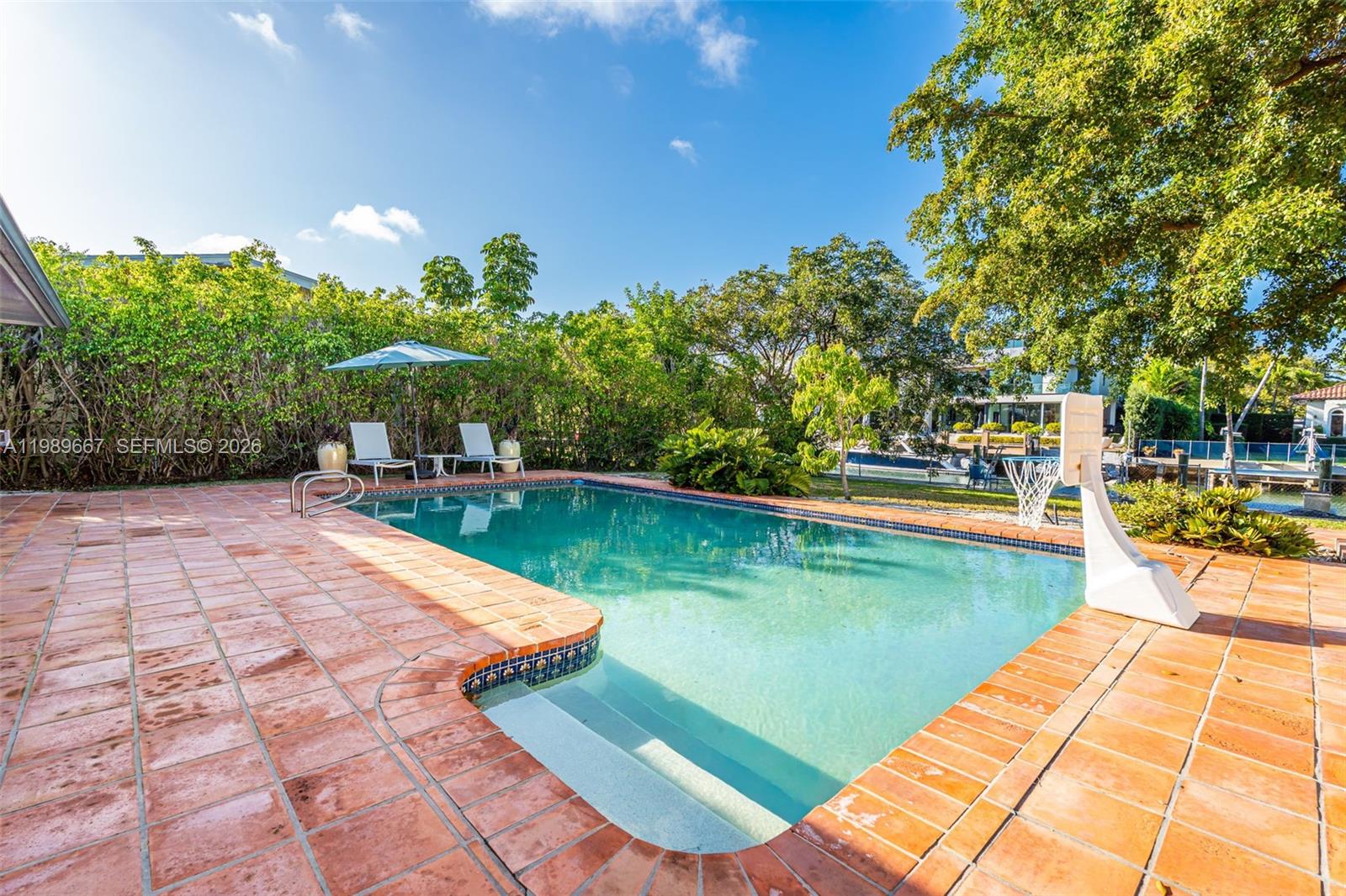 221 Knollwood Dr, Key Biscayne FL 33149