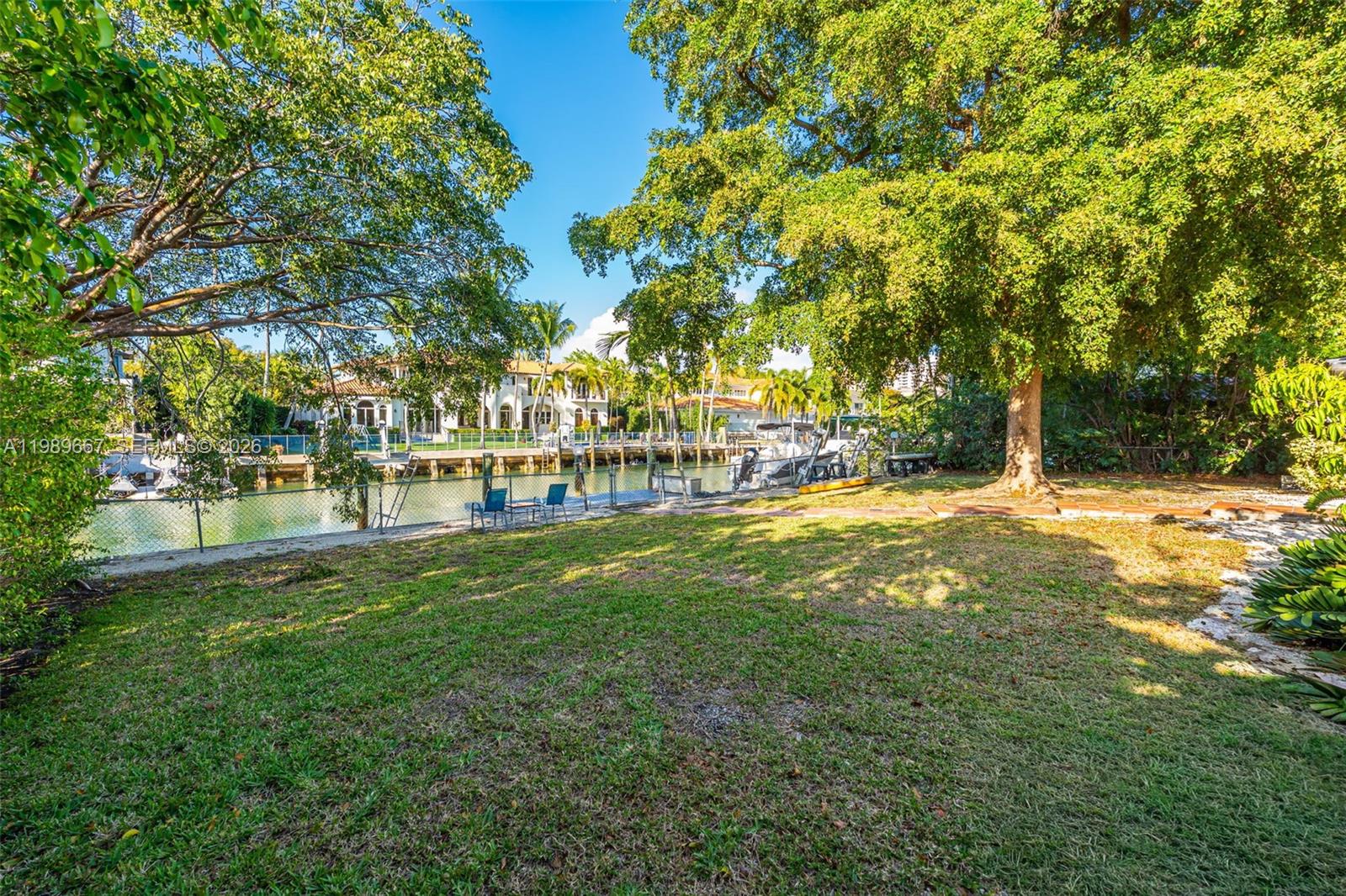 221 Knollwood Dr, Key Biscayne FL 33149