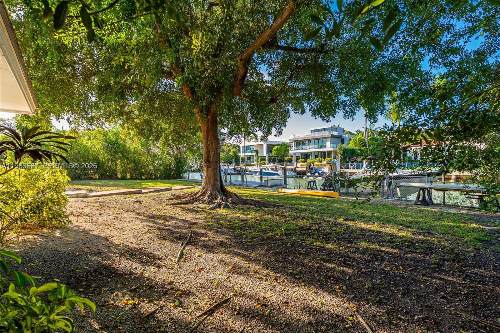 221 Knollwood Dr, Key Biscayne FL 33149