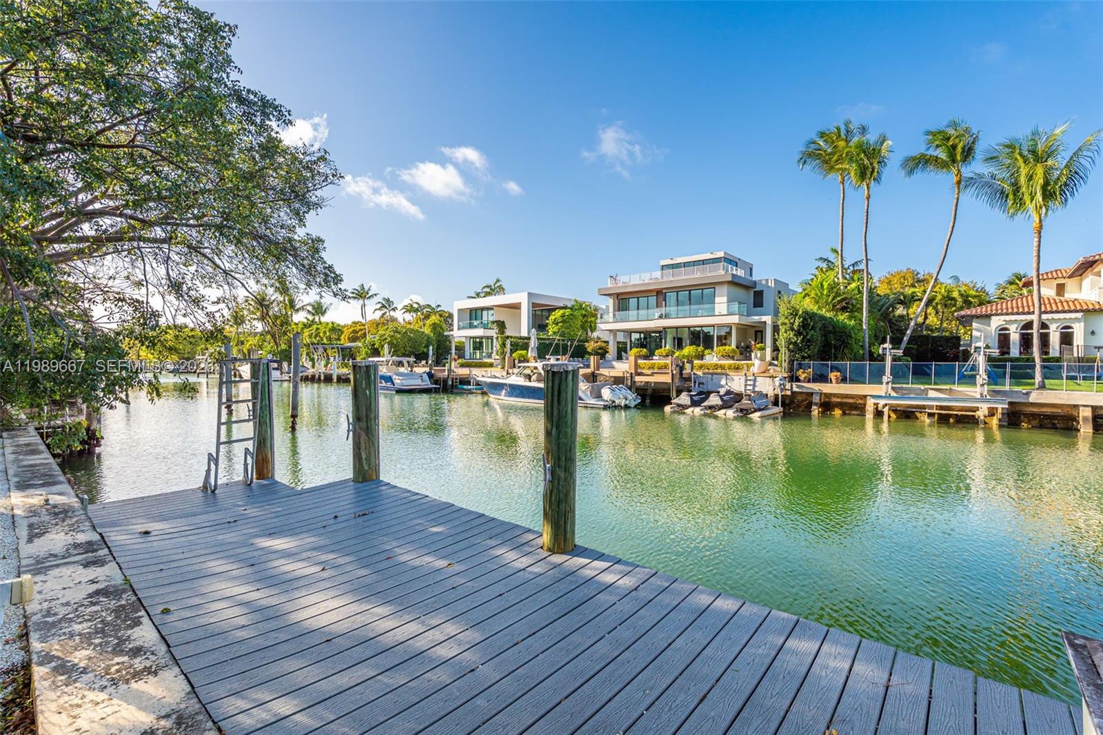 221 Knollwood Dr, Key Biscayne FL 33149
