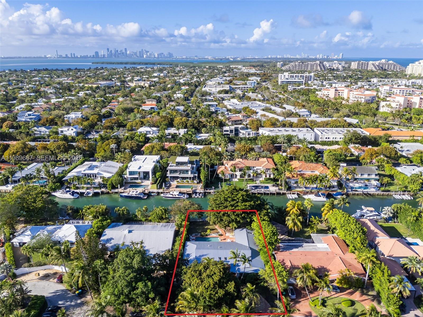 221 Knollwood Dr, Key Biscayne FL 33149