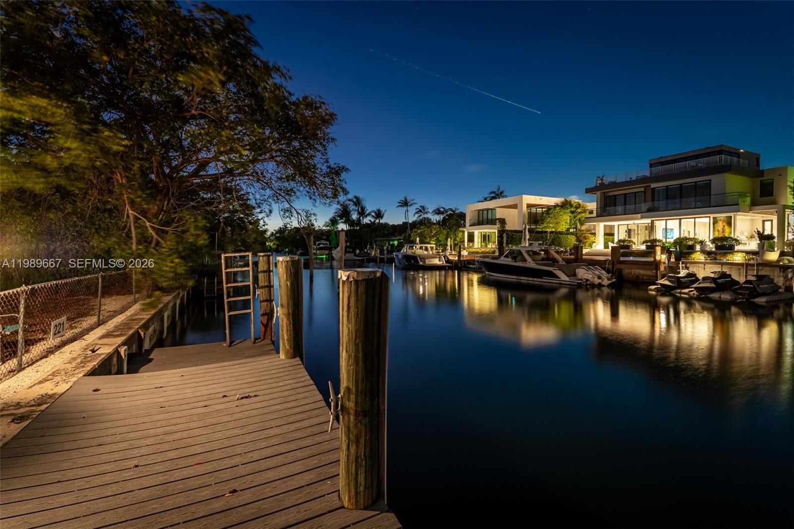 221 Knollwood Dr, Key Biscayne FL 33149
