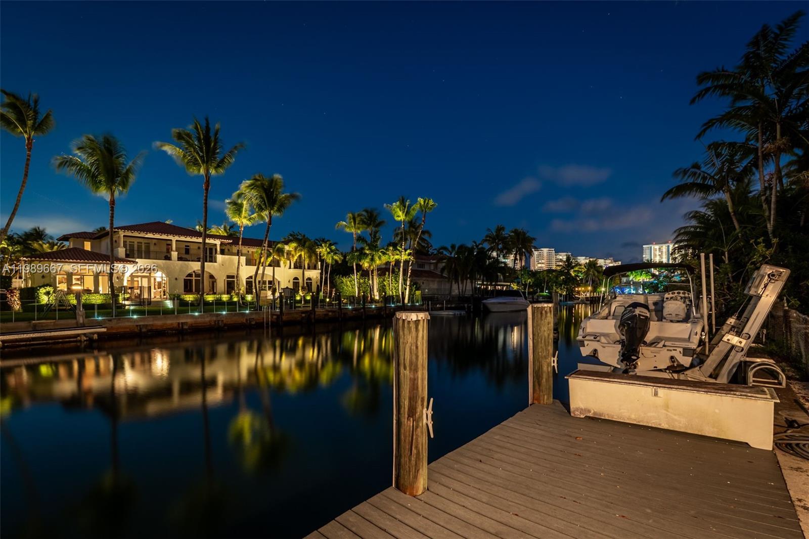 221 Knollwood Dr, Key Biscayne FL 33149