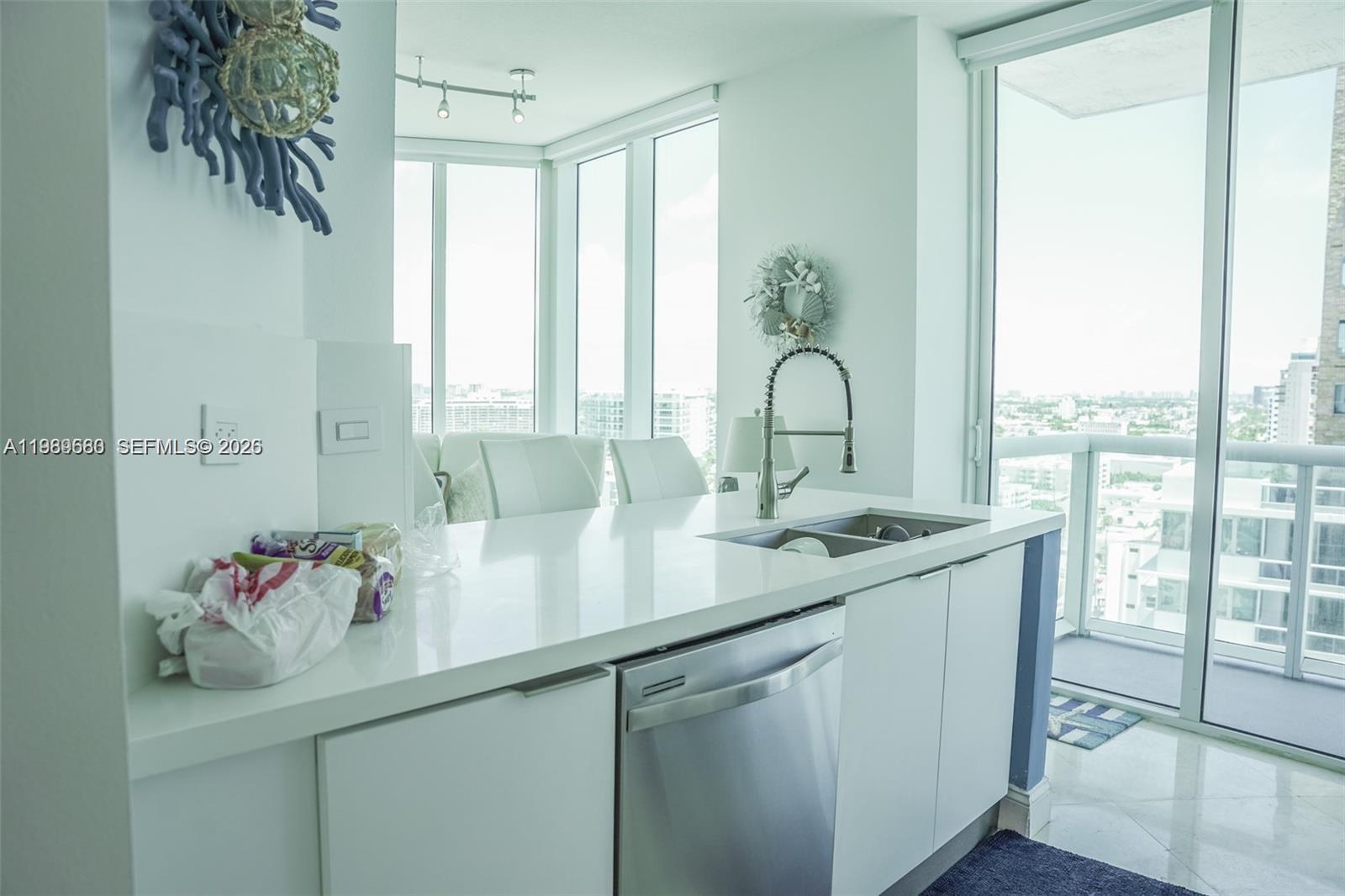 6515 Collins Ave #1709, Miami Beach FL 33141