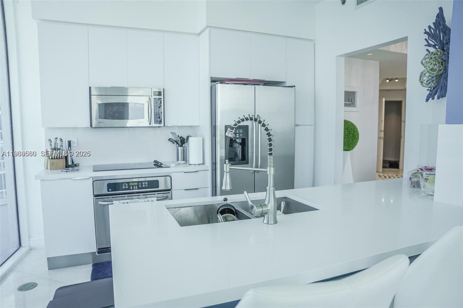 6515 Collins Ave #1709, Miami Beach FL 33141