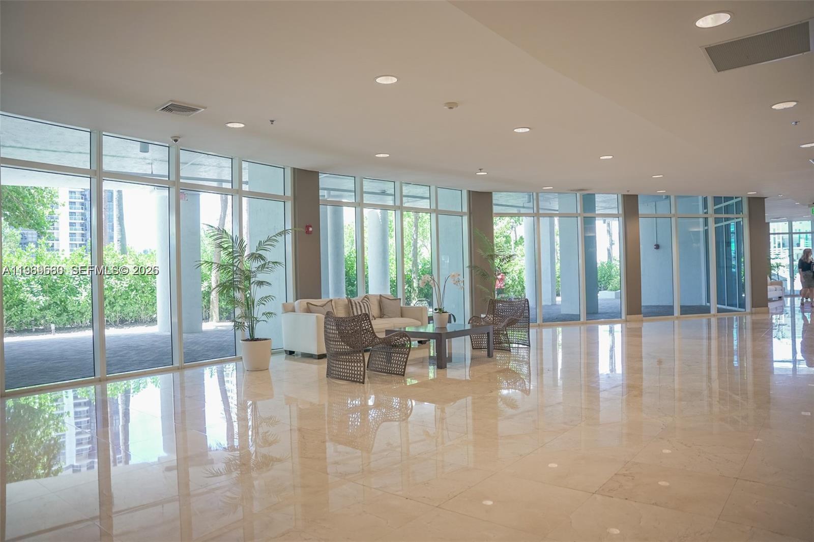 6515 Collins Ave #1709, Miami Beach FL 33141