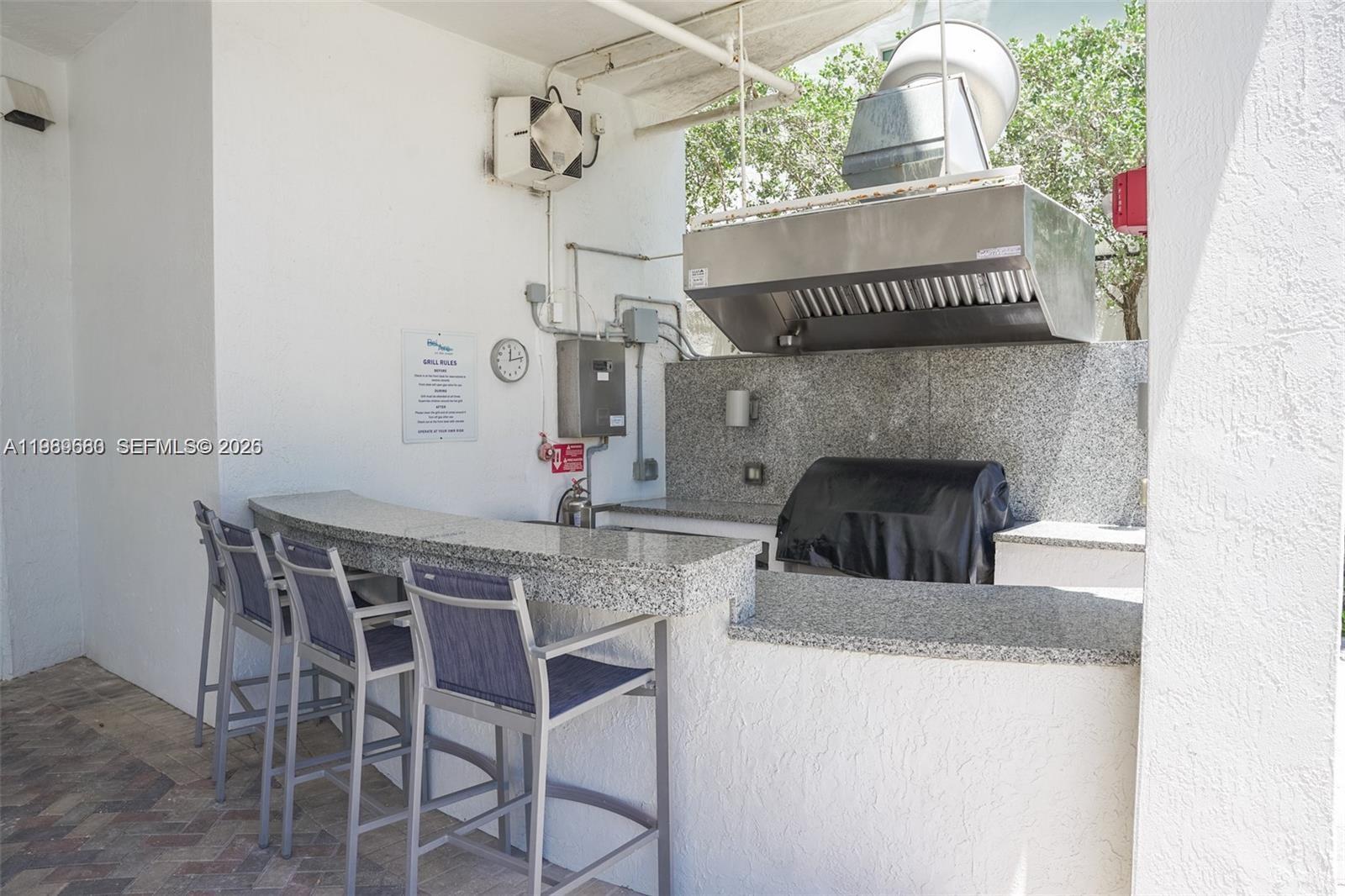 6515 Collins Ave #1709, Miami Beach FL 33141
