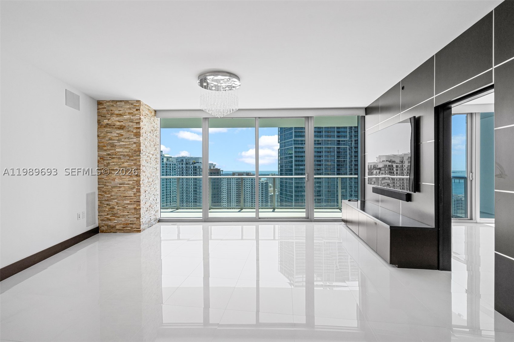200 Biscayne Boulevard Way #3707, Miami FL 33131