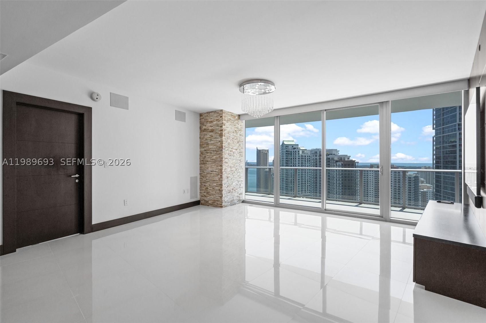 200 Biscayne Boulevard Way #3707, Miami FL 33131