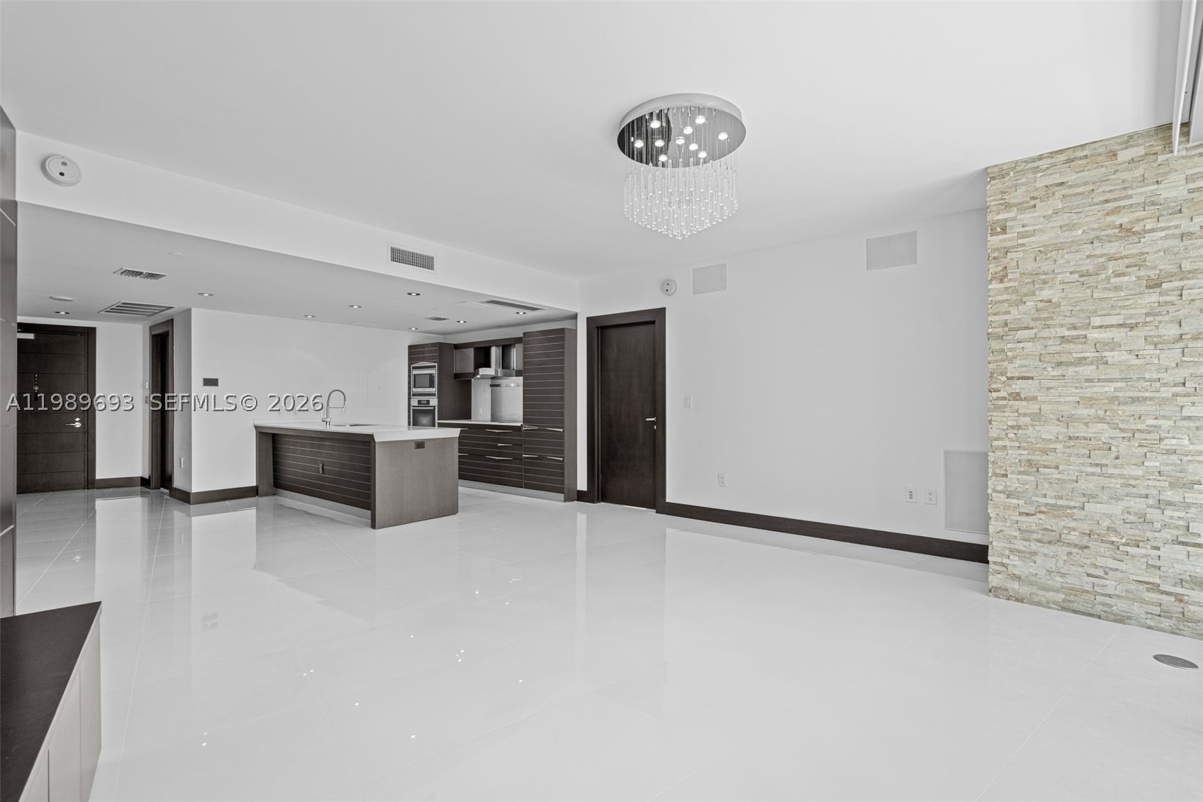 200 Biscayne Boulevard Way #3707, Miami FL 33131